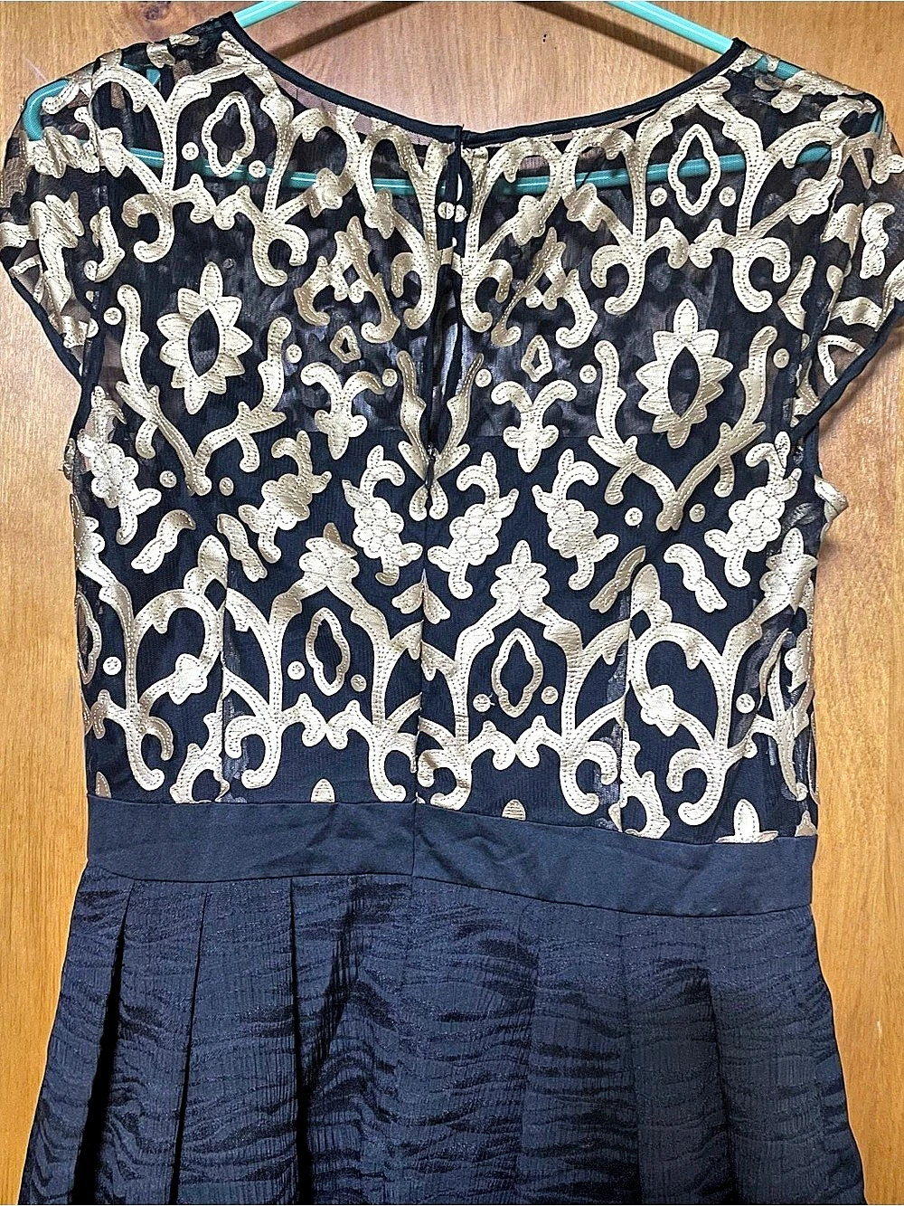 Adrianna Papell Women’s  Black & Gold Embroidered Mini Dress Like New